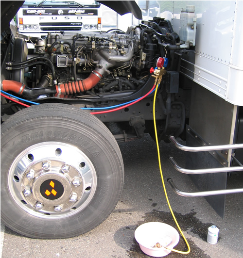 三菱トラックのエアコン修理